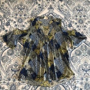 Shoulder cut out blouse